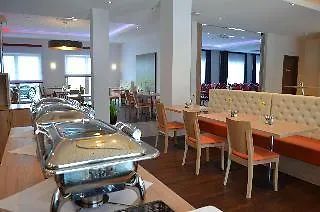 Premier מלון לינדאו