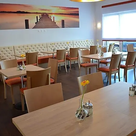 Premier 酒店 林道